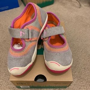 See kai run sneakers.